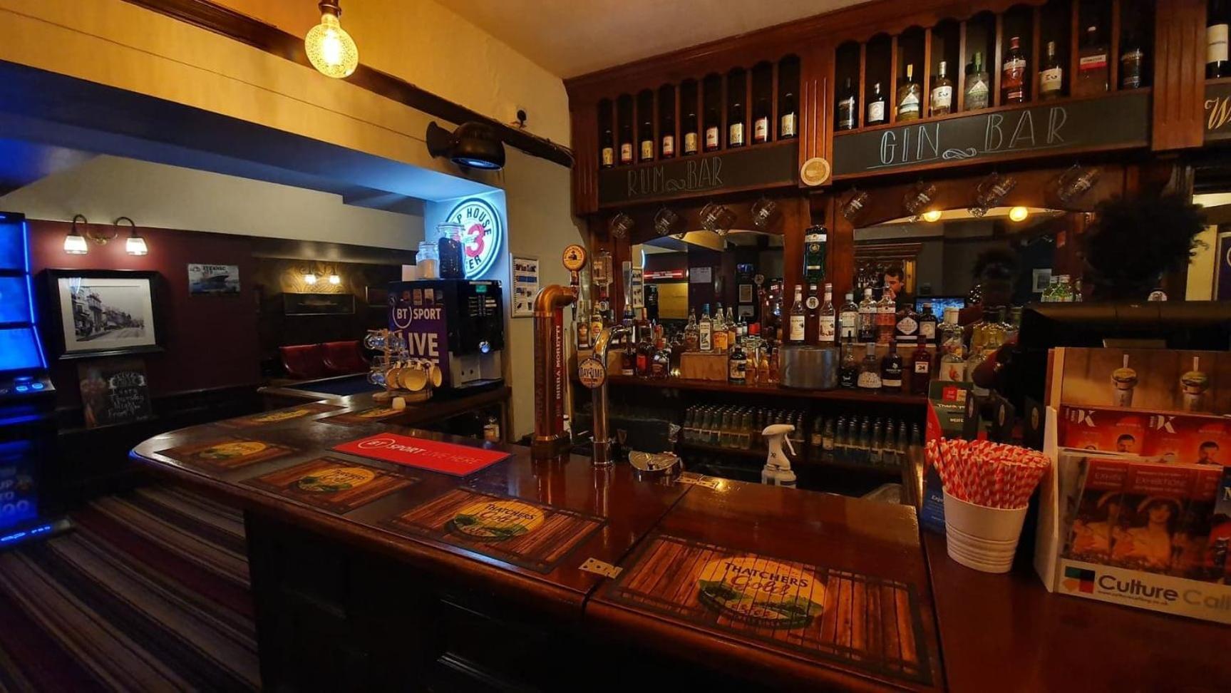 ホテル The Grapes Pub サウサンプトン エクステリア 写真