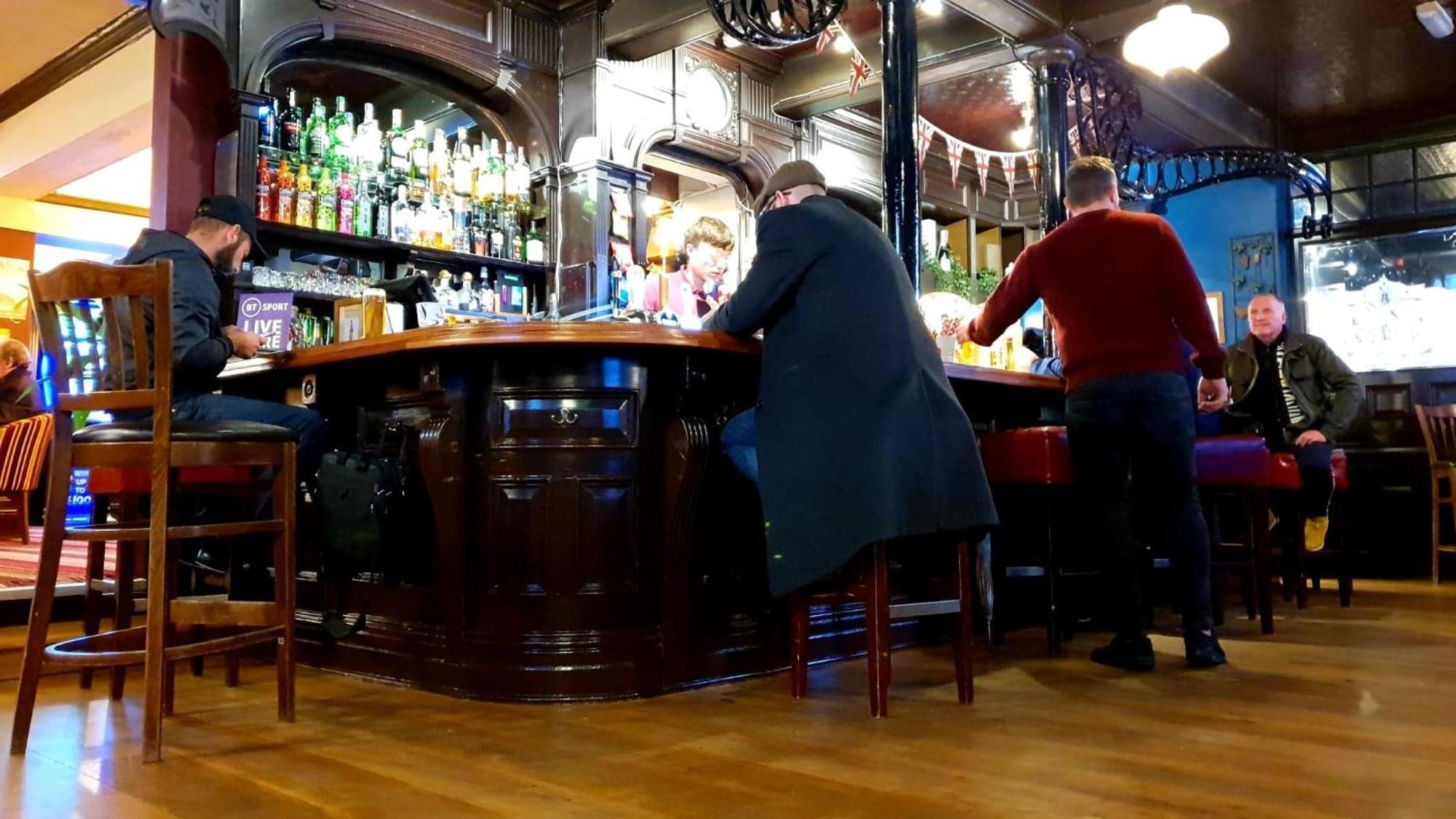 ホテル The Grapes Pub サウサンプトン エクステリア 写真